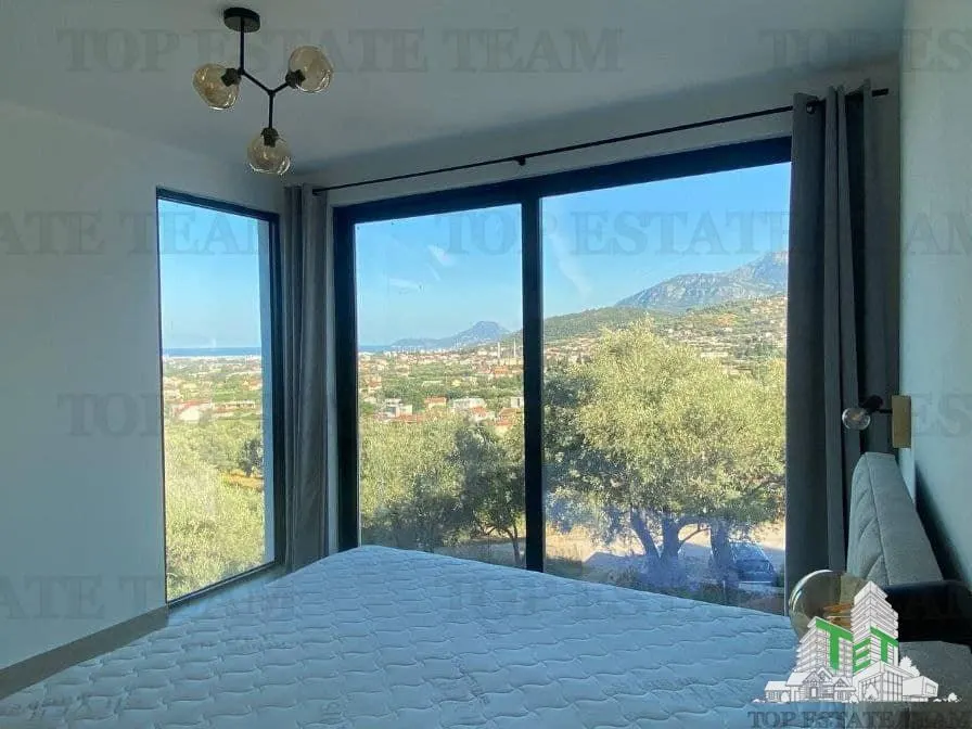 Villa en Venta en Bar, Montenegro - foto 2