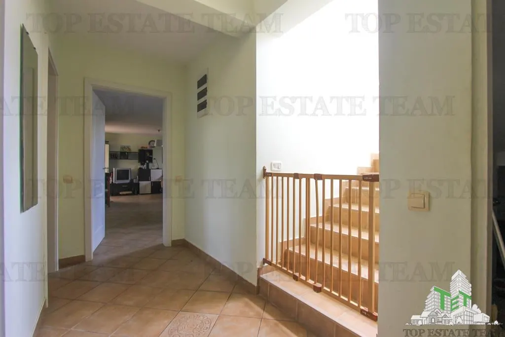 Villa en Venta en Bar, Montenegro - foto 11