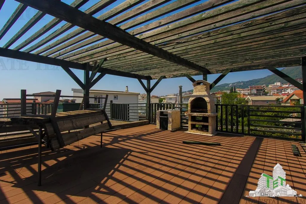 Villa en Venta en Bar, Montenegro - foto 4