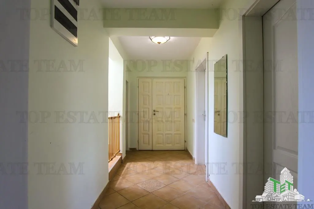 Villa en Venta en Bar, Montenegro - foto 9