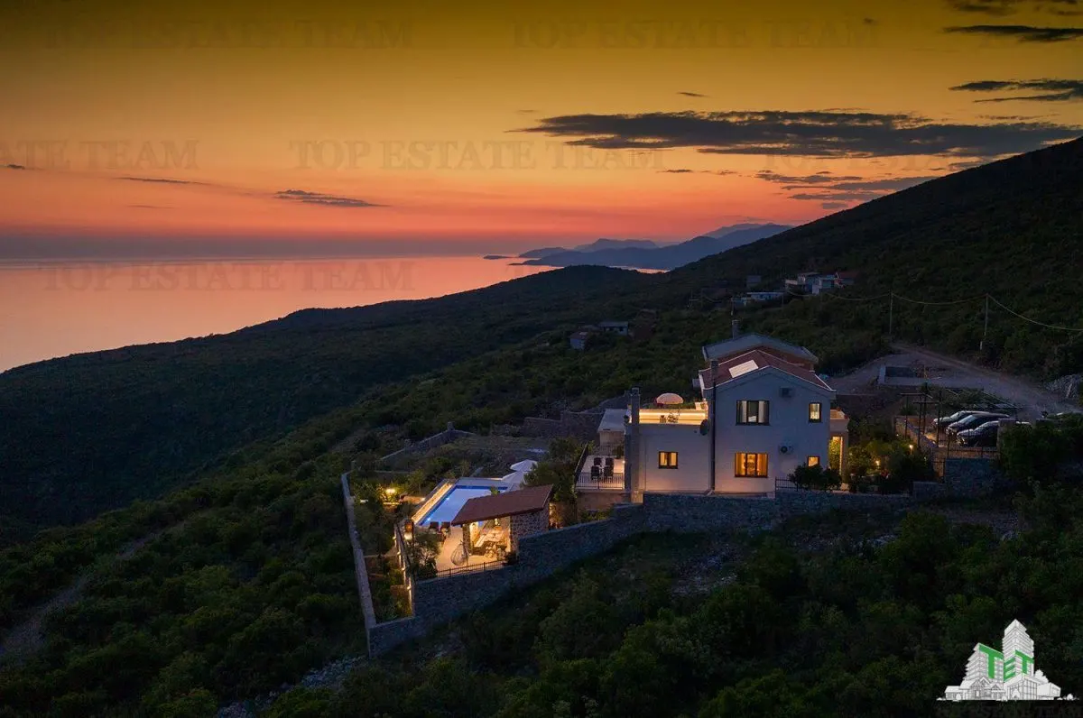 Villa for Sale in Kotor, Montenegro - foto 15