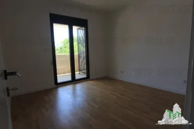 Apartamento en Venta en Tivat, Montenegro - foto 5