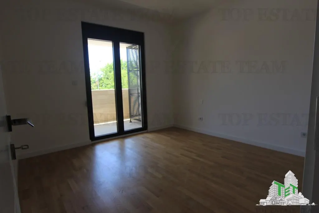 Apartamento en Venta en Tivat, Montenegro - foto 5