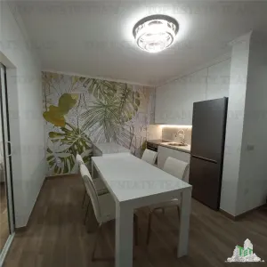 Apartamento en venta en Tivat, Montenegro - foto 4