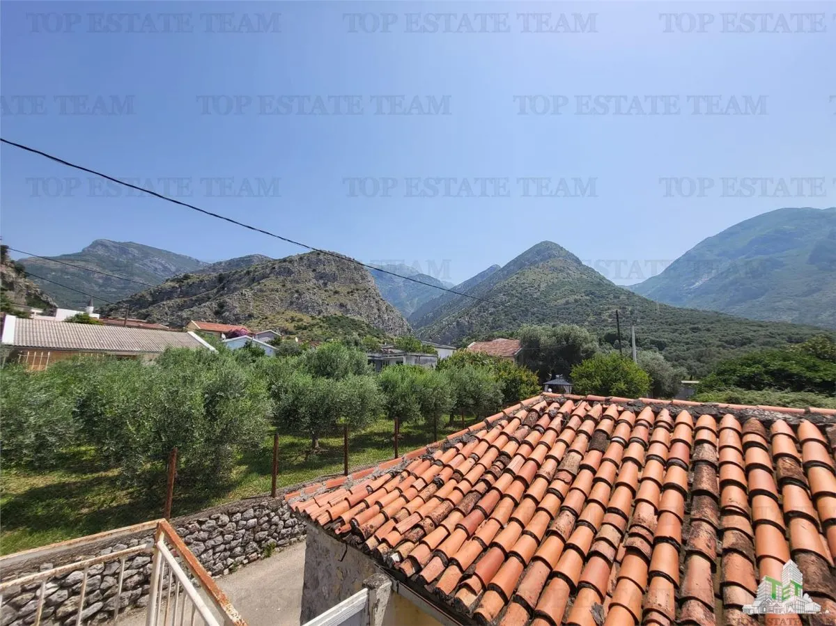 Villa en Venta en Bar, Montenegro - foto 2