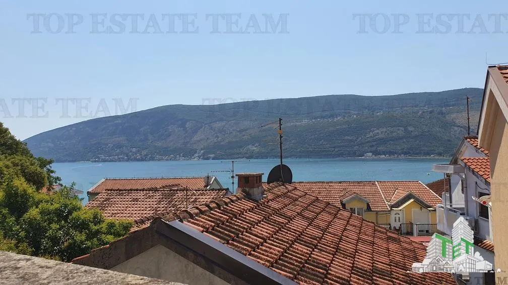 Apartment for Sale in Herceg-Novi, Montenegro - foto 2