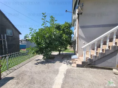 Villa en Venta en Tivat, Montenegro - foto 3