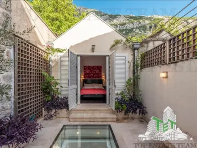 Villa for Sale in Kotor, Montenegro - foto 19