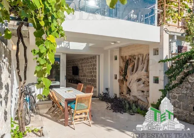 Villa for Sale in Kotor, Montenegro - foto 3