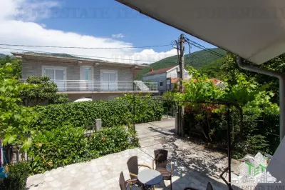 Villa en Venta en Herceg-Novi, Montenegro - foto 2