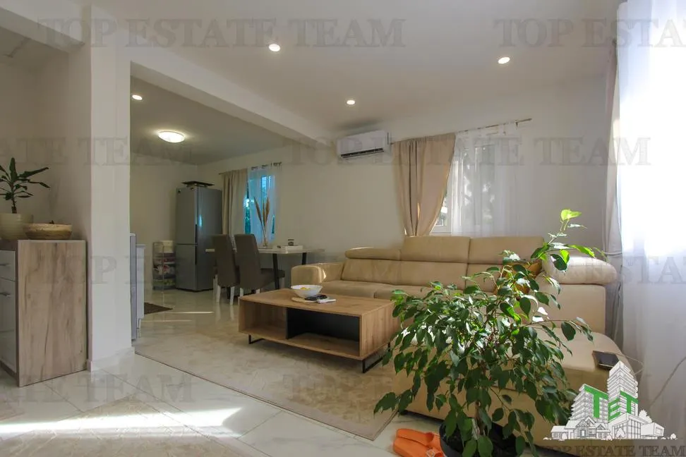 Villa for Sale in Bar, Montenegro - foto 2