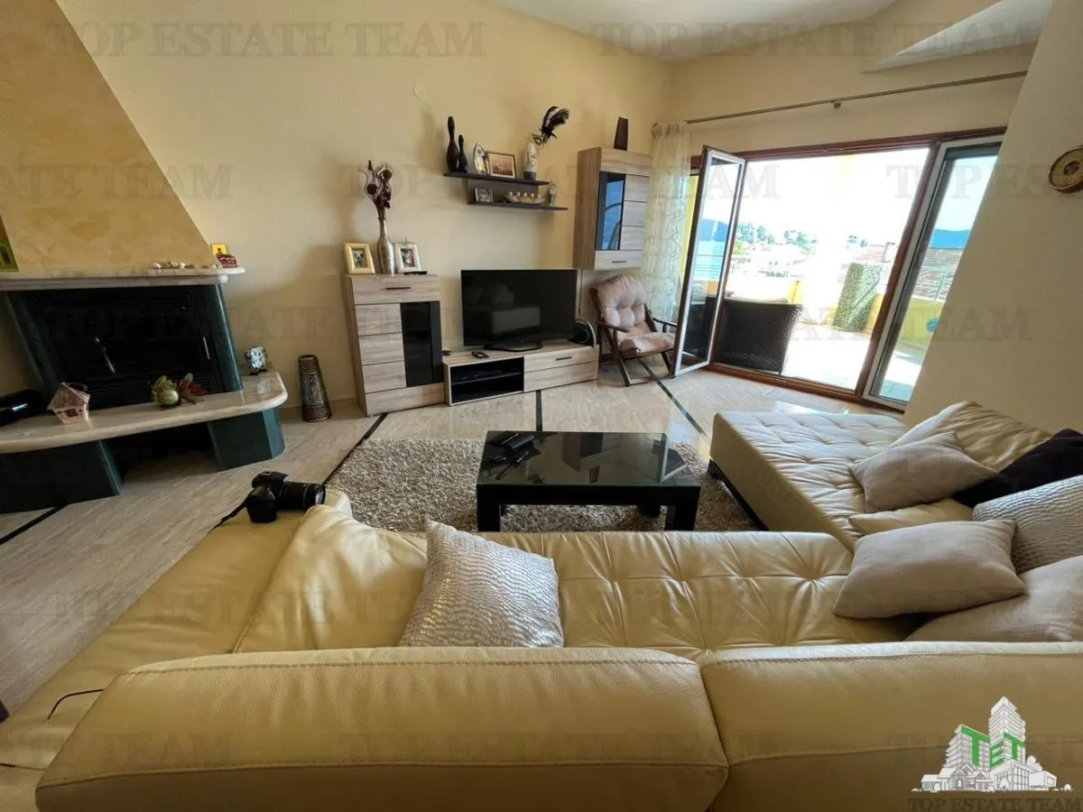 Apartamento en Venta en Herceg-Novi, Montenegro - foto 1