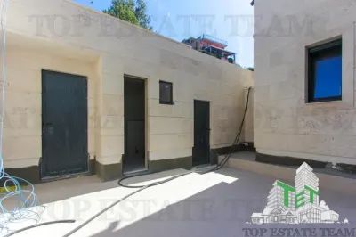 Villa en Venta en Budva, Montenegro - foto 14