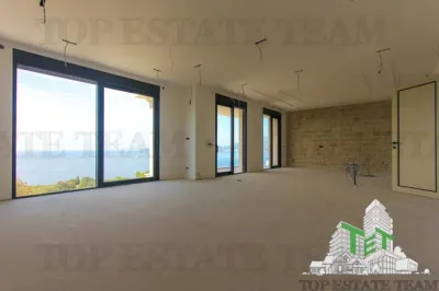 Villa en Venta en Budva, Montenegro - foto 7
