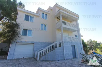 Villa for Sale in Bar, Montenegro - foto 2