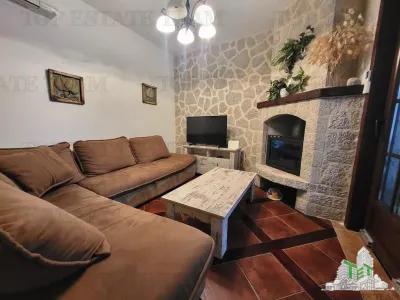Apartamento en Venta en Kotor, Montenegro - foto 4