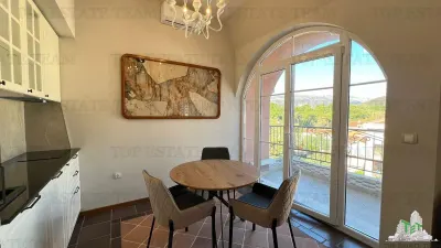 Appartement à Vendre à Tivat, Monténégro - Tivat