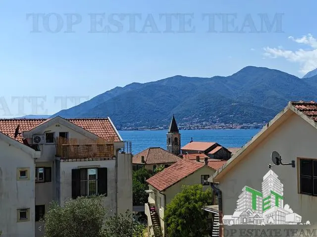 Apartamento en Venta en Tivat, Montenegro - foto 2