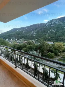 Apartamento en Venta en Kotor, Montenegro - foto 9