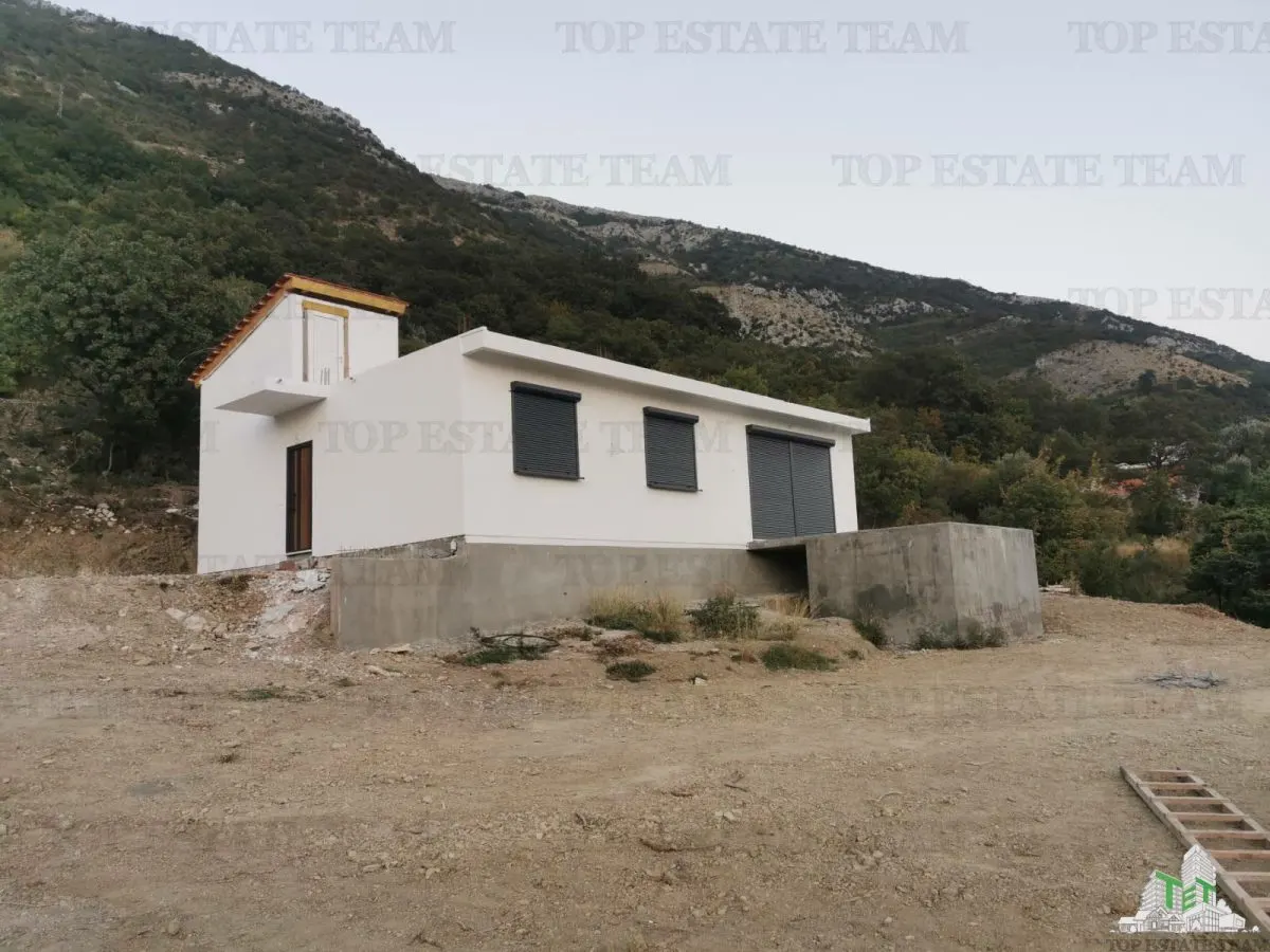 Villa for Sale in Bar, Montenegro - foto 1