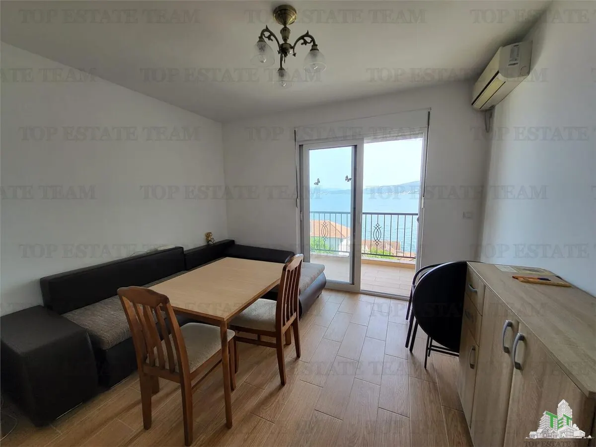 Apartment for Sale in Herceg-Novi, Montenegro - foto 2