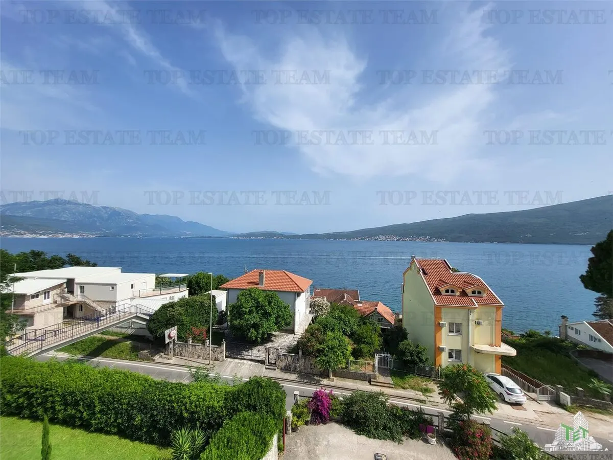 Apartment for Sale in Herceg-Novi, Montenegro - foto 9