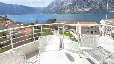 Apartamento en Venta en Kotor, Montenegro - foto 4