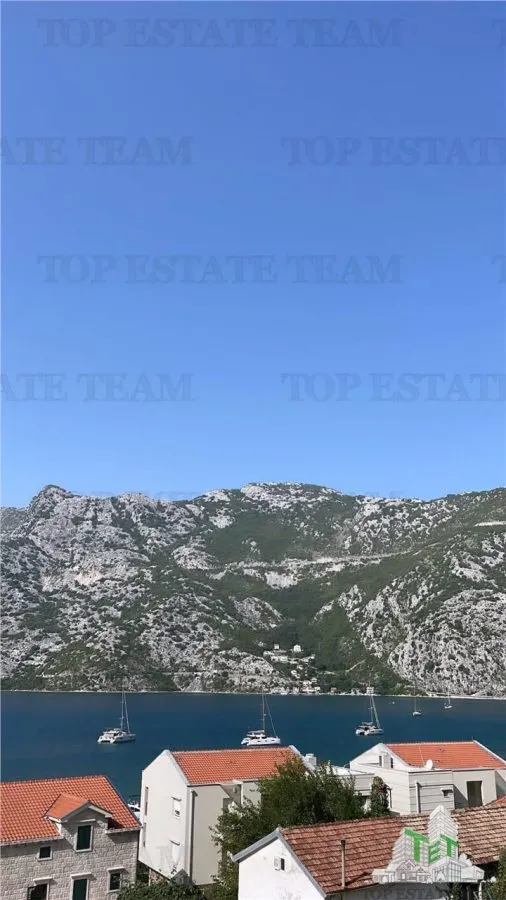 Apartamento en Venta en Kotor, Montenegro - foto 7