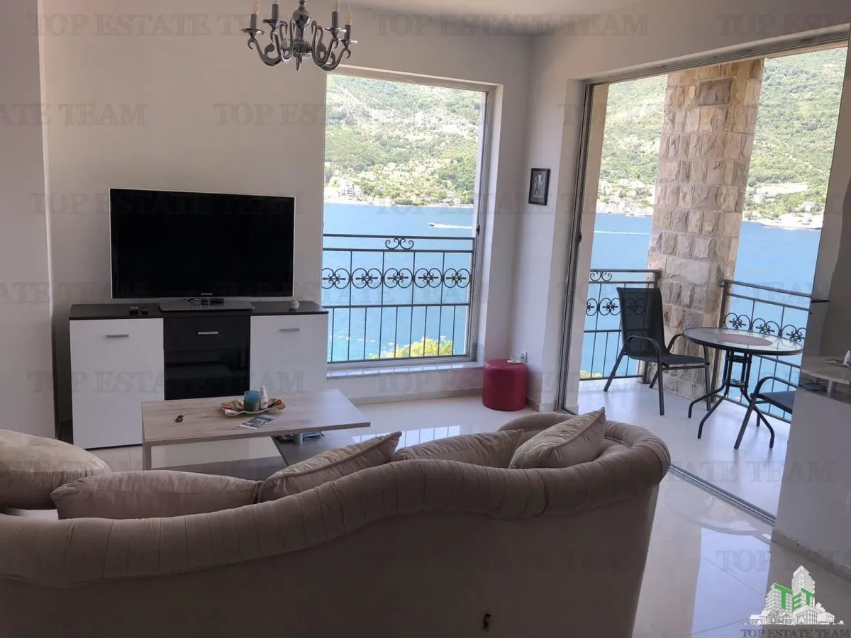 Apartment for Sale in Tivat, Montenegro - foto 1