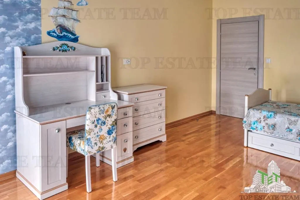 Apartment for Sale in Herceg-Novi, Montenegro - foto 5