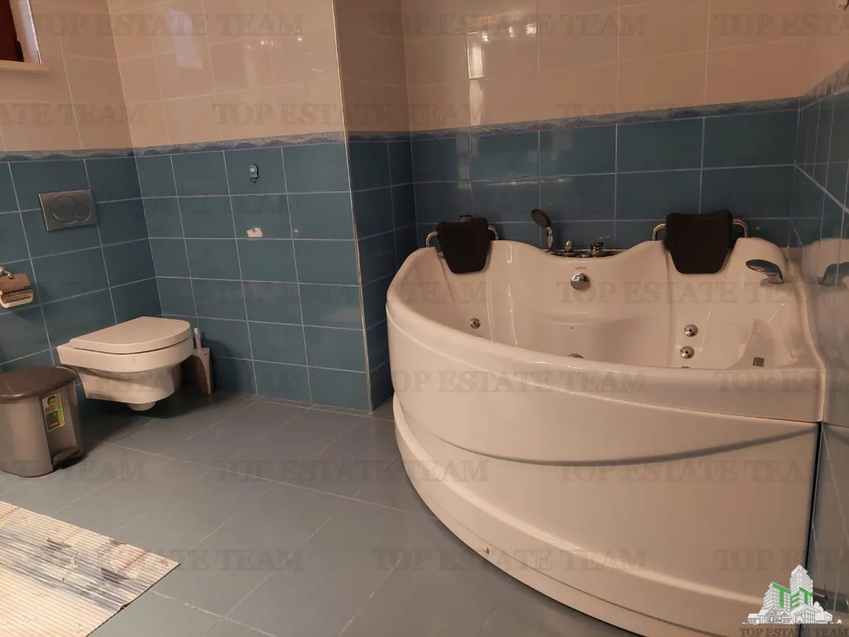 Villa for Sale in Herceg-Novi, Montenegro - foto 12
