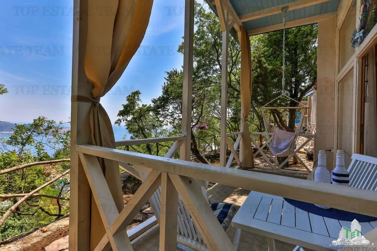 Villa for Sale in Bar, Montenegro - foto 1