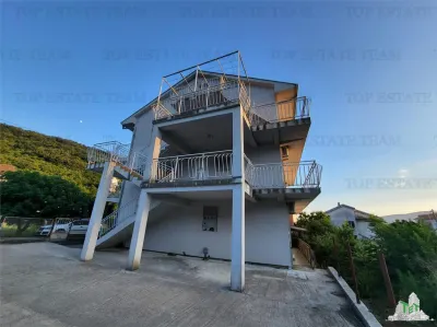 Villa for Sale in Herceg-Novi, Montenegro - foto 13