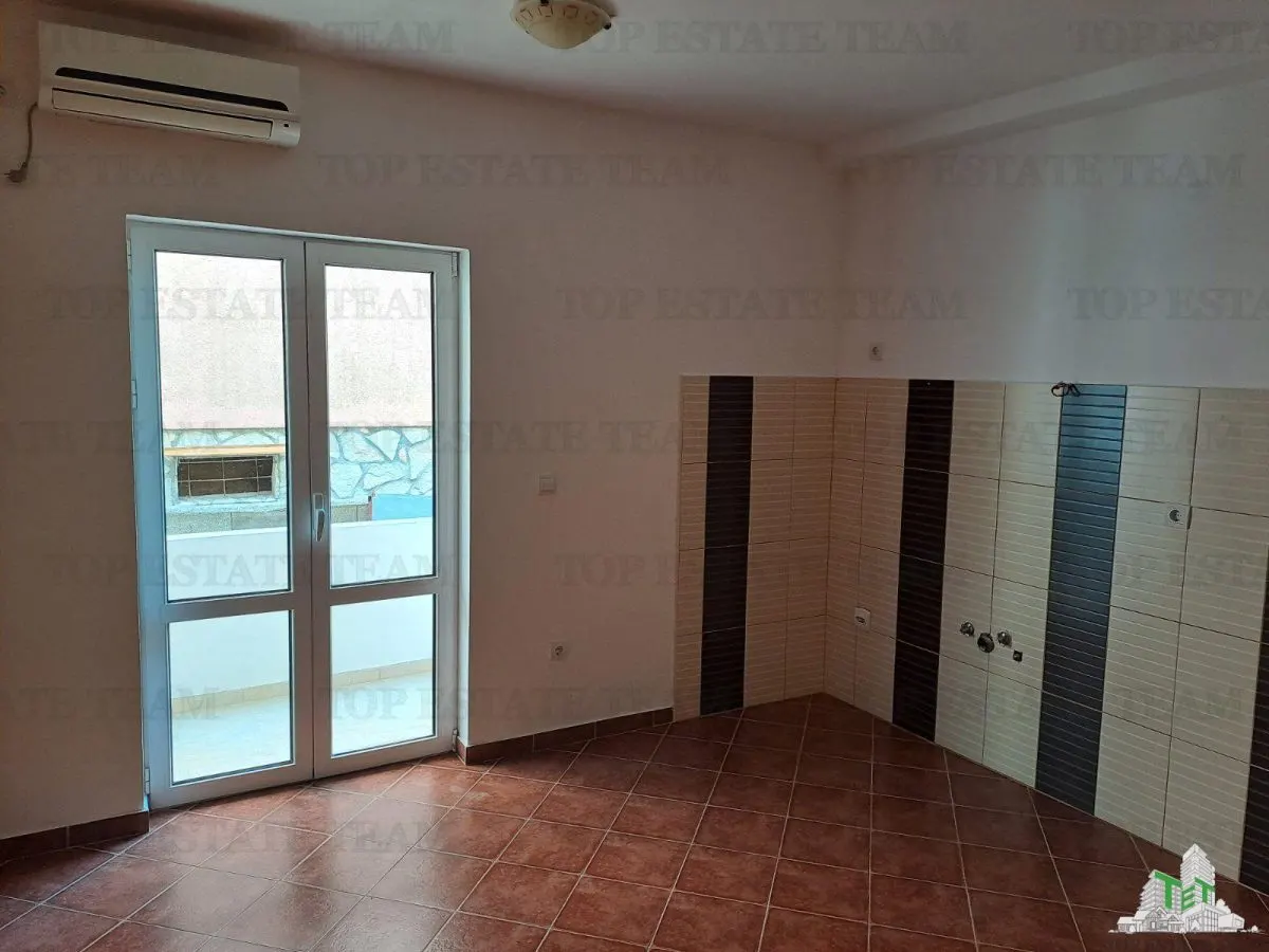 Apartment for Sale in Herceg-Novi, Montenegro - foto 1