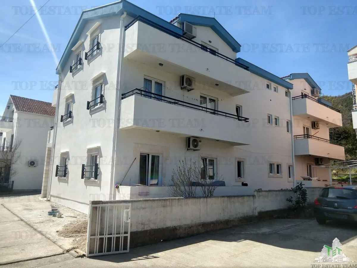Apartment for Sale in Herceg-Novi, Montenegro - foto 8