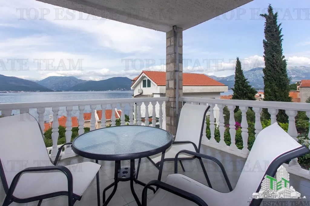 Villa for Sale in Tivat, Montenegro - foto 1