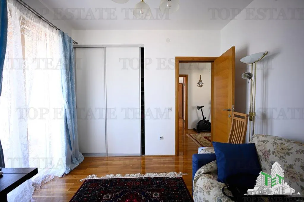 Villa for Sale in Tivat, Montenegro - foto 10