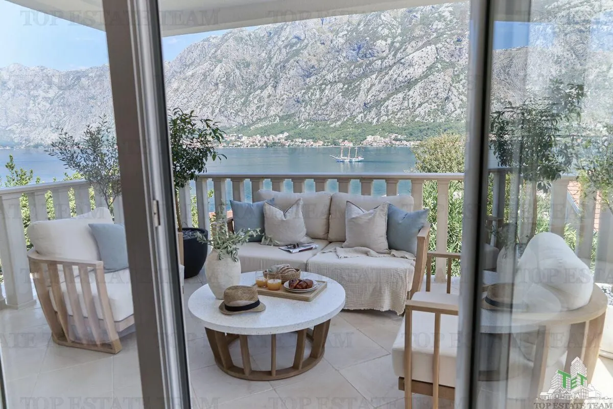 Villa for Sale in Kotor, Montenegro - foto 19