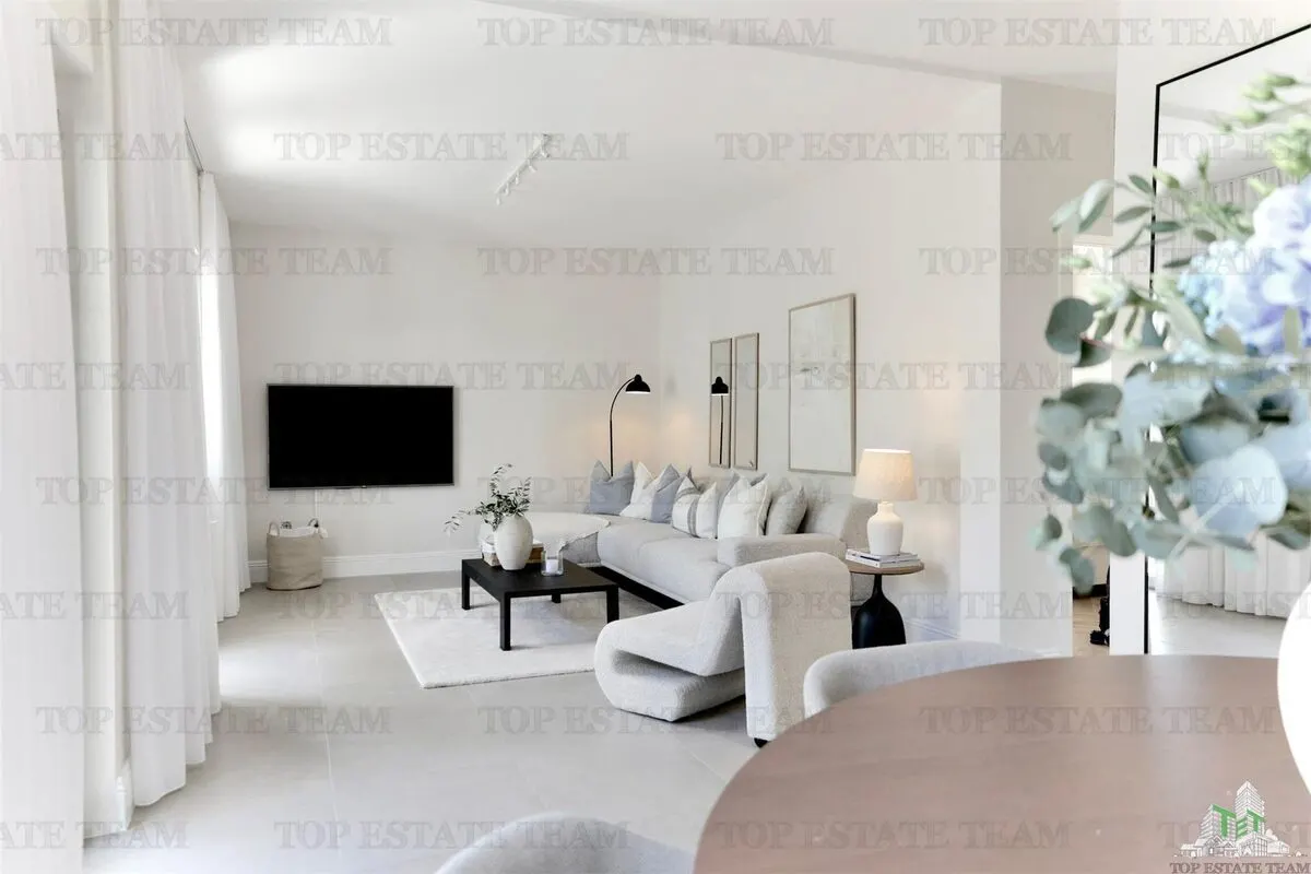 Villa for Sale in Kotor, Montenegro - foto 24