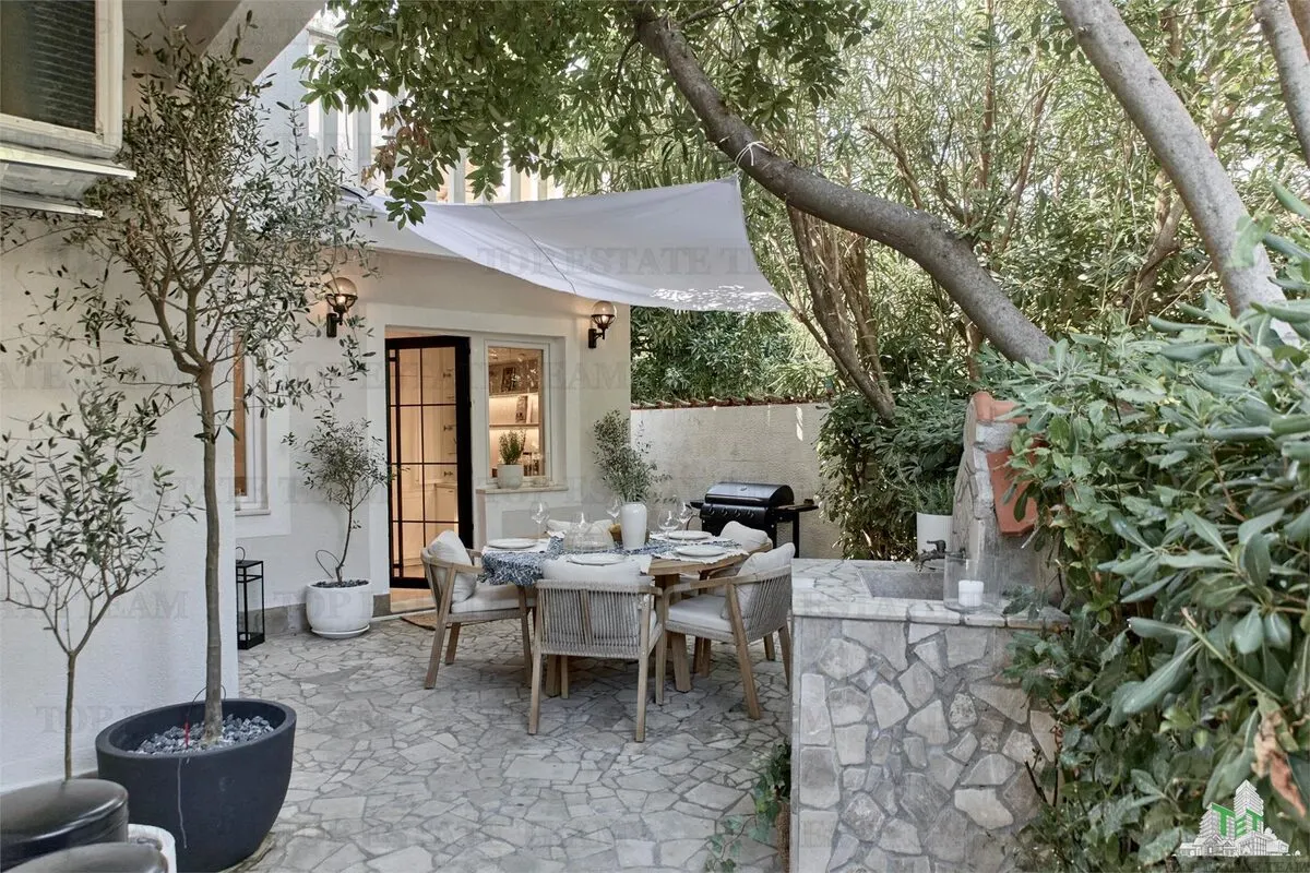Villa for Sale in Kotor, Montenegro - foto 4