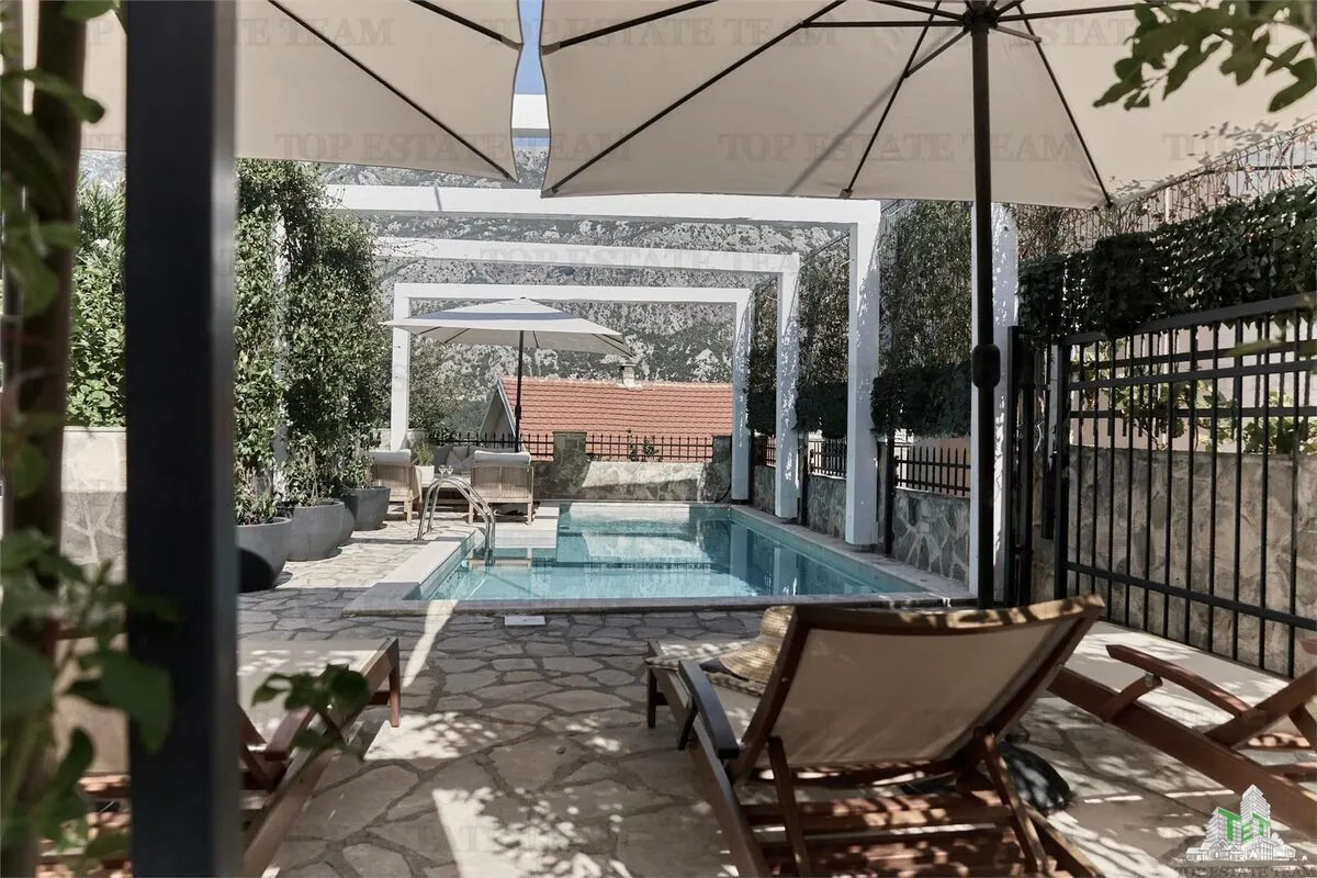 Villa for Sale in Kotor, Montenegro - foto 5