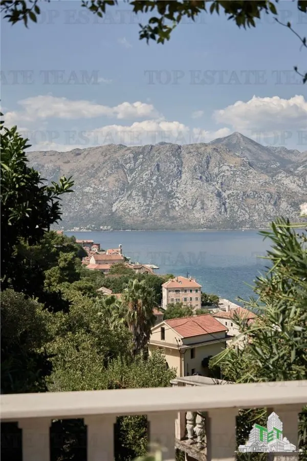 Villa for Sale in Kotor, Montenegro - foto 10