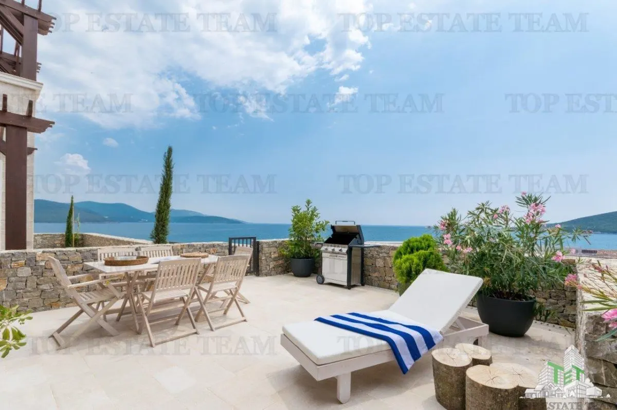 Apartamento en Venta en Tivat, Montenegro - foto 11