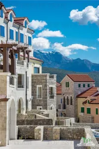 Apartamento en Venta en Tivat, Montenegro - foto 5