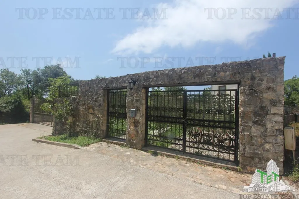 Villa for Sale in Budva, Montenegro - foto 2
