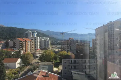 Apartment for Sale in Budva, Montenegro - foto 4