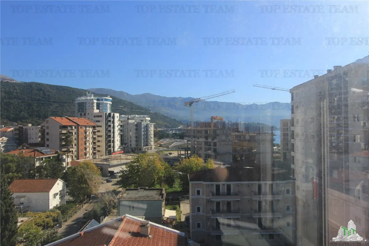 Apartment for Sale in Budva, Montenegro - foto 4