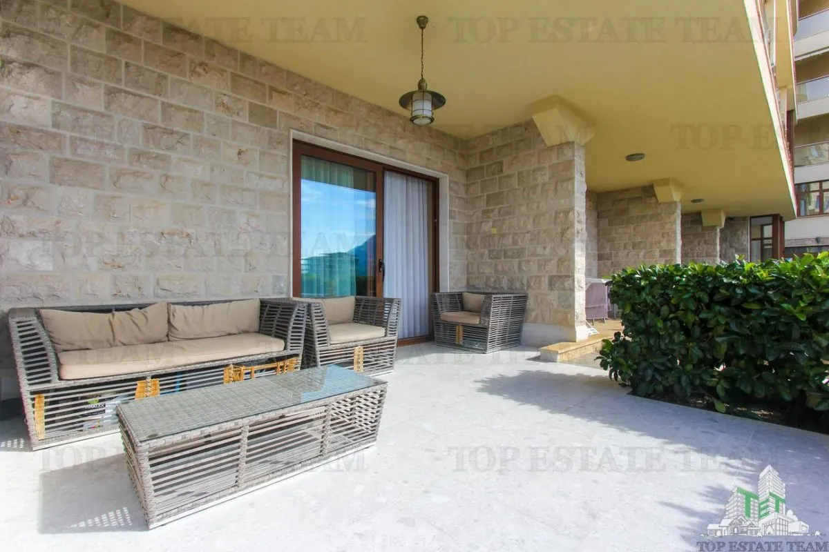 Apartment for Sale in Budva, Montenegro - foto 4