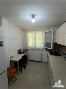Apartment with 3 bedrooms for sale 75 sqm in Bucuresti, Ozana area - foto 9