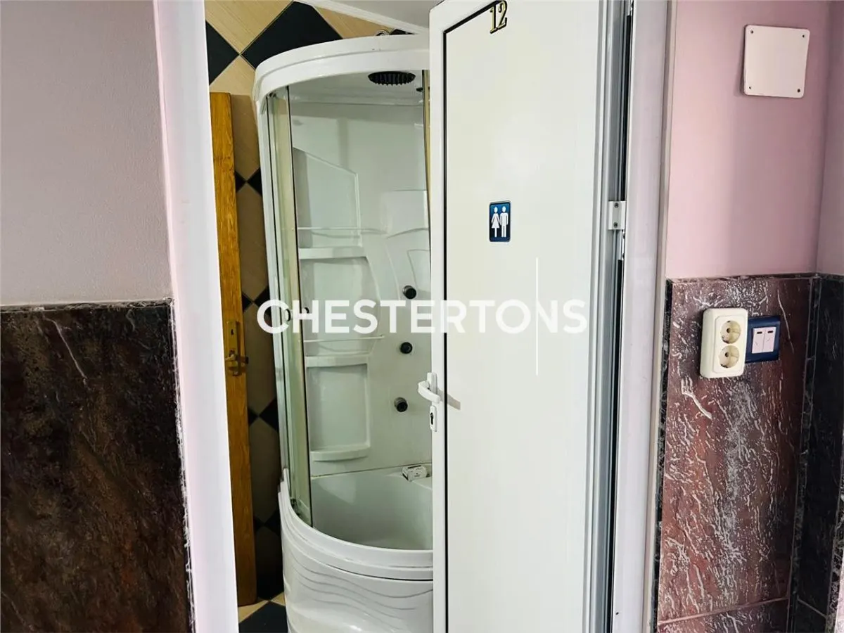 Maison Spacieuse à Vendre, Plusieurs Chambres | Quartier 23 August - foto 15